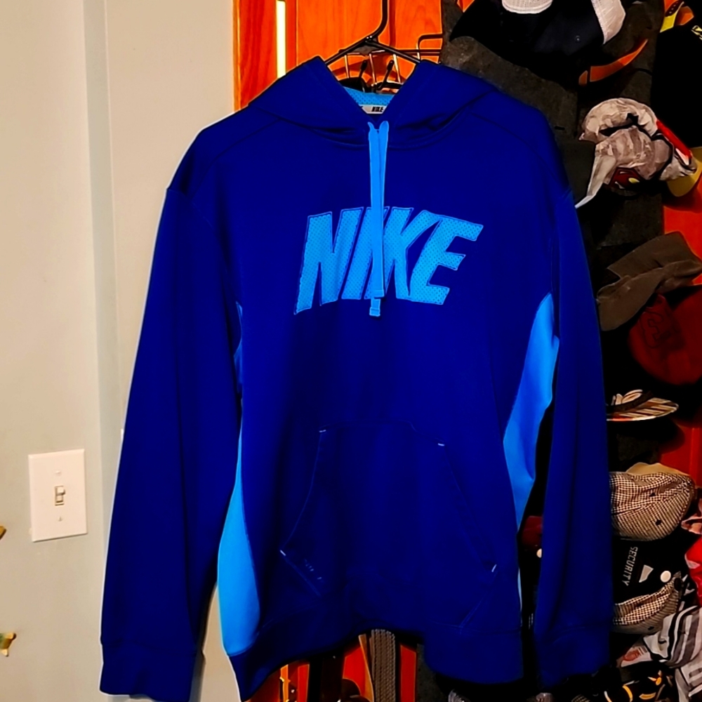 Nike therma fit hoodie